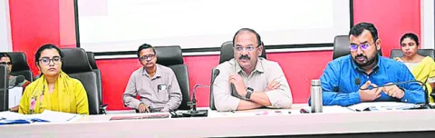 రాజధాని రైతుల   భూ సమస్యలు పరిష్కరించాలి 
