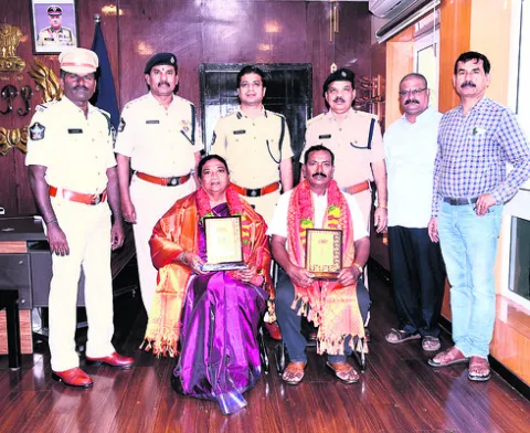 సమస్యలు తలెత్తితే  నేరుగా కలవండి 