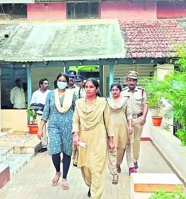 లేడీ డాన్‌గా చిత్రీకరించారు 