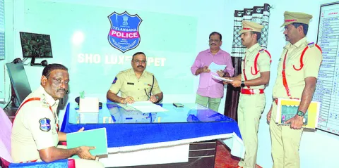 శాంతిభద్రతలు కాపాడాలి 