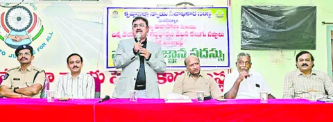 బాల్య వివాహాల నియంత్రణకు సహకరించాలి 