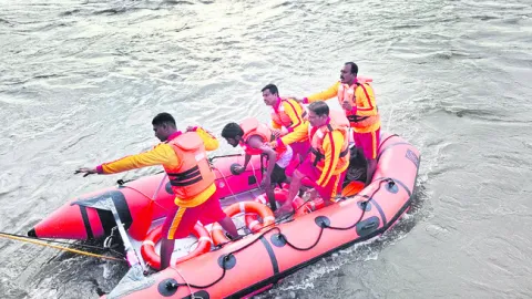 మూసీలో చిక్కుకున్న యువకుడు సురక్షితం