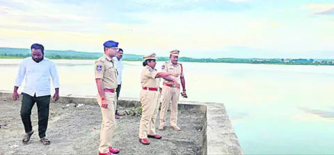 నిమజ్జనానికి పటిష్ట భద్రత 