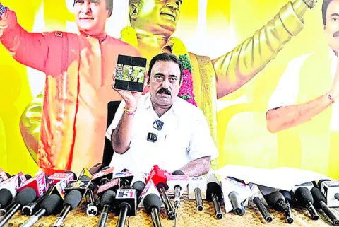 మరోసారి ఎమ్మెల్యే అనుచిత వ్యాఖ్యలు 