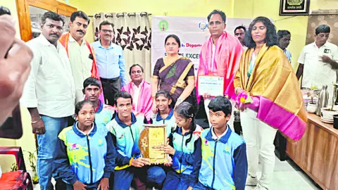 క్రీడల్లో ప్రతిభ చూపుతున్న జిల్లా పాఠశాలలు 