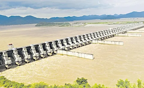 Main Dam Gap-2 design in sandy soil: Andhra pradesh