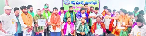 స్నేహానికి అంతరాలు ఉండవు 