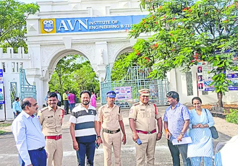 ప్రశాంతంగా  నీట్‌ పీజీ పరీక్ష 

