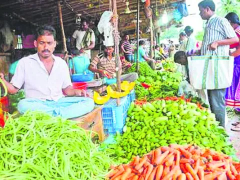 ఏం కొనలేం... ఏం తినలేం! 