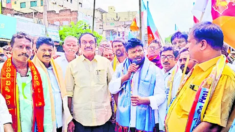 డిమాండ్ల సాధనకు విశ్వబ్రాహ్మణుల ప్రదర్శన 