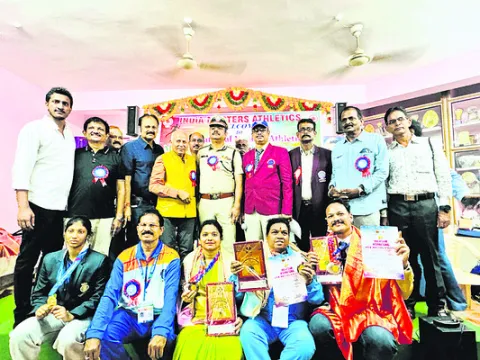 విశాఖ కీర్తి ప్రతిష్టలను ప్రపంచానికి చాటాలి 