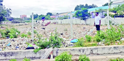 అధికారుల అండతోనే బరితెగింపు! 