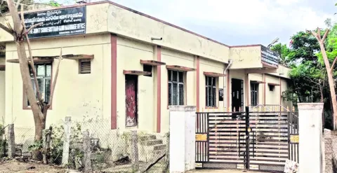 సబ్‌రిజిస్ట్రార్‌ కార్యాలయాల్లో ఇన్‌చార్జీల పాలన