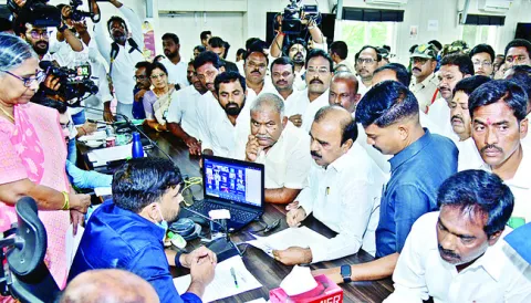 దయనీయంగా రైతుల పరిస్థితి 