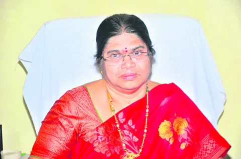 ఇన్‌చార్జ్‌ డీఈఓగా  నాగపద్మజ 
