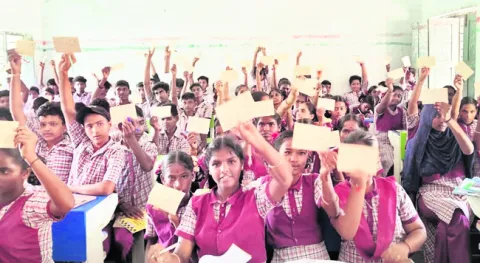 సీఎం సార్‌.. మా సమస్యలు పట్టించుకోండి