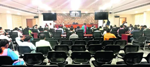 ప్రజావాణికి తగ్గిన జనం