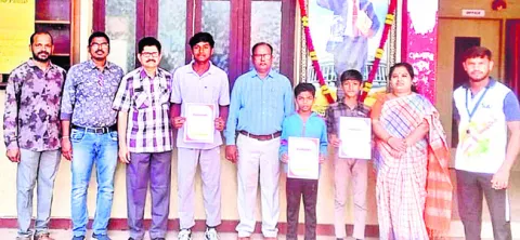 రాష్ట్రస్థాయి పోటీలకు ‘గురుకులం’ విద్యార్థులు