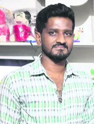 లారీ ఢీకొని యువకుడి దుర్మరణం