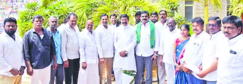 రైతులు కష్టాలపాలు