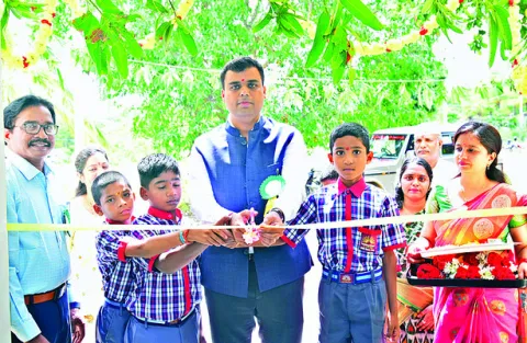 మాతృభాషపై మమకారం ఉండాలి