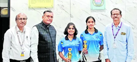 రాష్ట్ర జట్టుకు  ‘సిద్ధార్థ’ విద్యార్థినులు 
