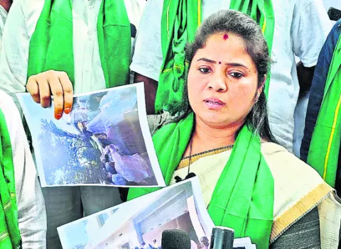      తరలించుకుపోతున్నారు.. 
