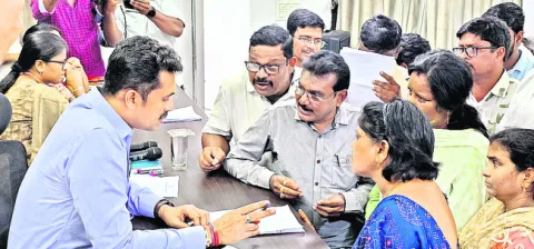 కలెక్టర్‌ వద్దకు మున్సిపల్‌ పంచాయితీ! 