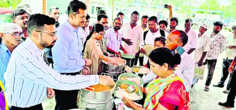 అర్జీదారులకు రుచికర భోజనం 