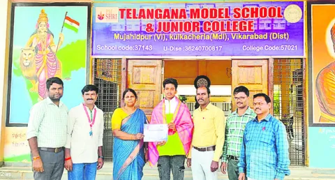 విద్యార్థులు క్రీడల్లోనూ రాణించాలి 