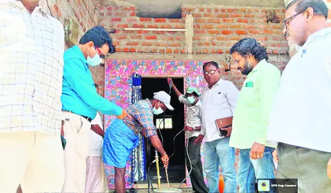పరిసరాల శుభ్రతతోనే దోమల నివారణ 