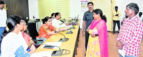 సమయపాలన పాటించాలి