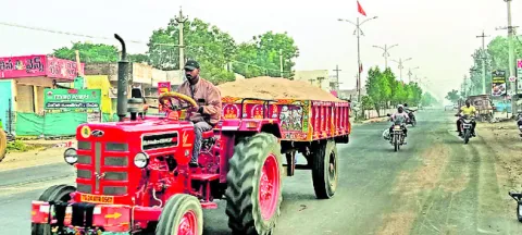 ఎమ్మెల్యేల మధ్య ఇసుక దుమారం!