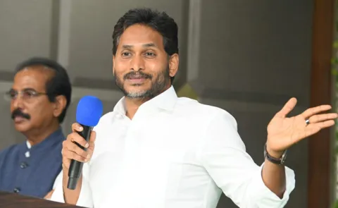 YS Jagan Meeting With YSRCP Legal Cell Representatives