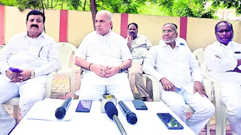 కర్ణాటక సాగు నీటి పథకాలకు ఏపీ మోకాలడ్డు 