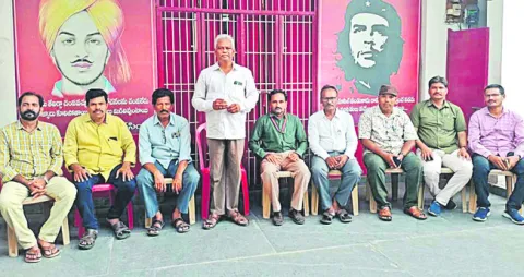 టీచర్లకు ఇచ్చిన ఒక్క హామీనీ నెరవేర్చని ప్రభుత్వం 