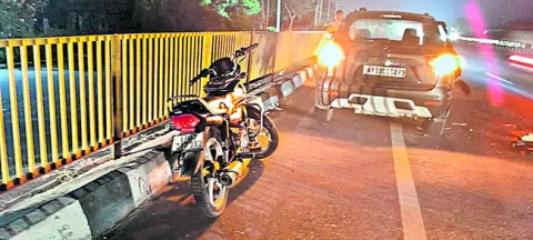 రోడ్డు ప్రమాదంలో ఇద్దరికి గాయాలు 
