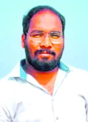 రోడ్డు ప్రమాదంలో యువకుడు మృతి