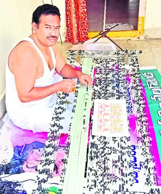 మూడేళ్లు.. ముగ్గురు  అన్నదమ్ములకు అవార్డులు

