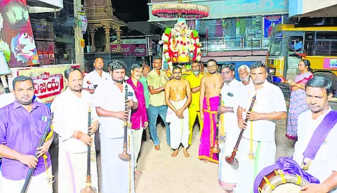 వైభవంగా శ్రీవారికి ఏకాదశి ఉత్సవం 