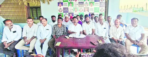 ప్రజాస్వామ్యాన్ని ఖూనీ చేశారు