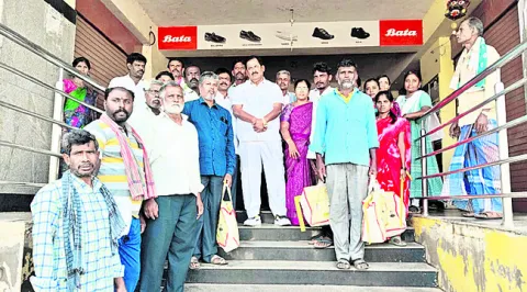 పథకాలు కార్మికుల దరి చేరాలి 