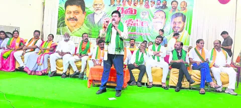 రైతులకు యూరియా కొరత లేదు