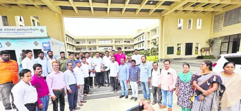 పాత పెన్షన్‌ విధానాన్ని అమలు చేయాలి 