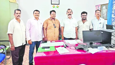 రెవెన్యూ కార్యాలయంలో రికార్డులు మాయం 