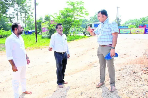 ఆలయ అభివృద్ధి పనులు మొదలుపెట్టాలి