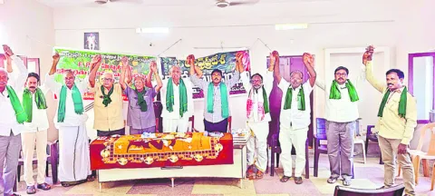 ఈ–క్రాప్‌ జాబితాలో కోకోను చేర్చాలి 