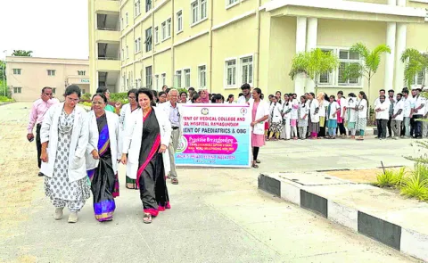 తల్లిపాలకు మించిన పౌష్టికాహారం లేదు