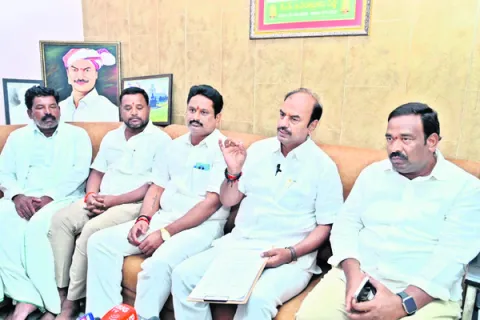 బీసీ రిజర్వేషన్లపై కేంద్రం చర్చించాలి 