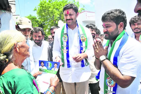 టీడీపీకి ఓటుతో బుద్ధి చెప్పండి 